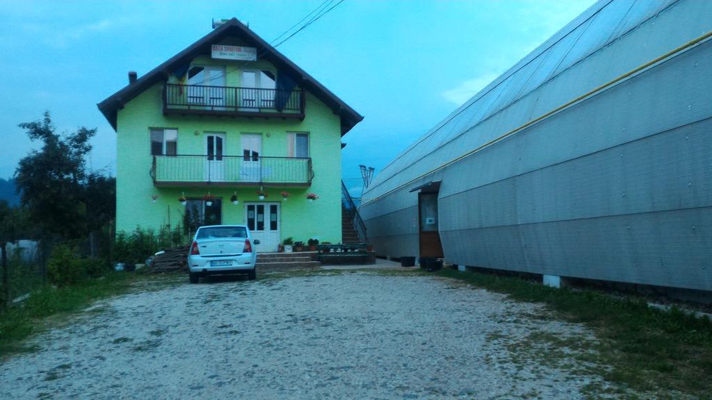 Baza Sportiva Adelina Hotel Câmpulung Exterior photo